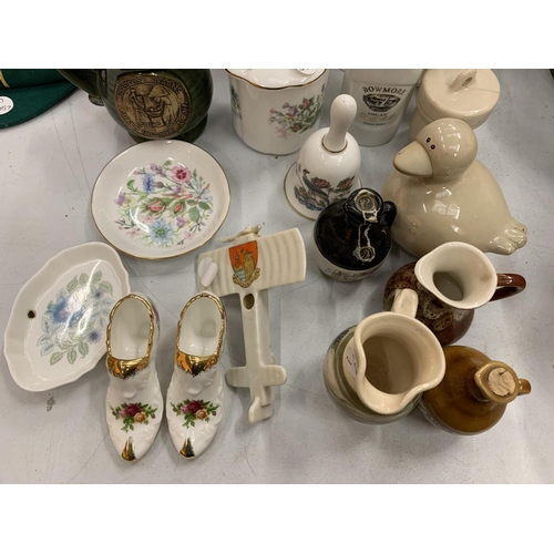 165 - VARIOUS CERAMICS TO INCLUDE OLD COUNTRY ROSES SHOES, AYNSLEY DISHES, VASES, JARS, JUGS ETC