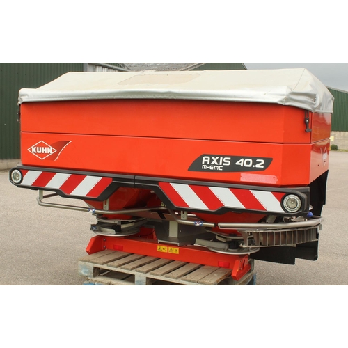 60 - A 2015 KUHN AXIS-M 40.2 EMC TWIN DISC FERTILISER SPINNER WITH INSTRUCTION BOOK/MANUAL