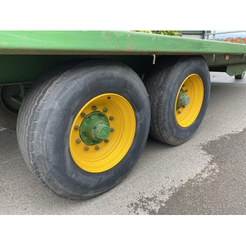 71 - A 2011 WARWICK 25 FOOT BALE TRAILER WITH CHEQUER PLATE FLOOR ON SUPER SINGLES