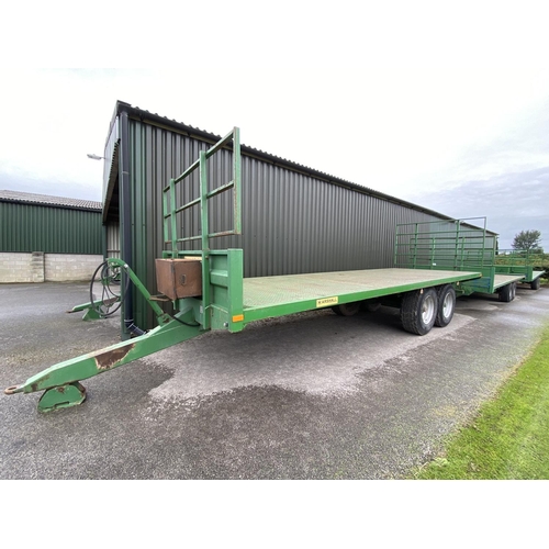 72 - A 2007 MARSHALL 25 FOOT BALE TRAILER WITH CHEQUER PLATE FLOOR ON 385/65R/22.5 TYRES