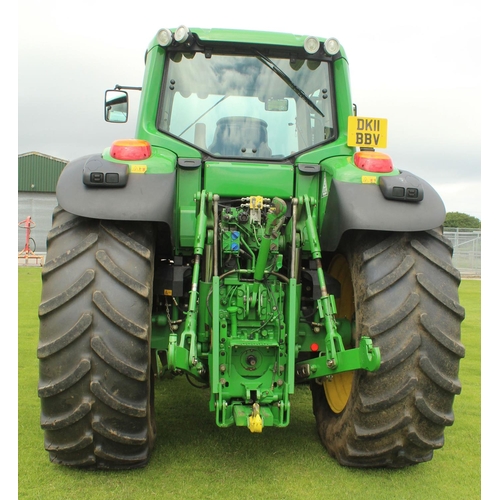 82 - A JOHN DEERE  7530 PREMIUM AUTO QUAD WITH FRONT LINKAGE, 50K GEARBOX, 2796 HOURS AND REGISTRATION NU... 