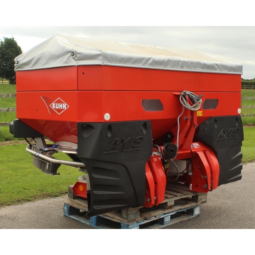 60 - A 2015 KUHN AXIS-M 40.2 EMC TWIN DISC FERTILISER SPINNER WITH INSTRUCTION BOOK/MANUAL