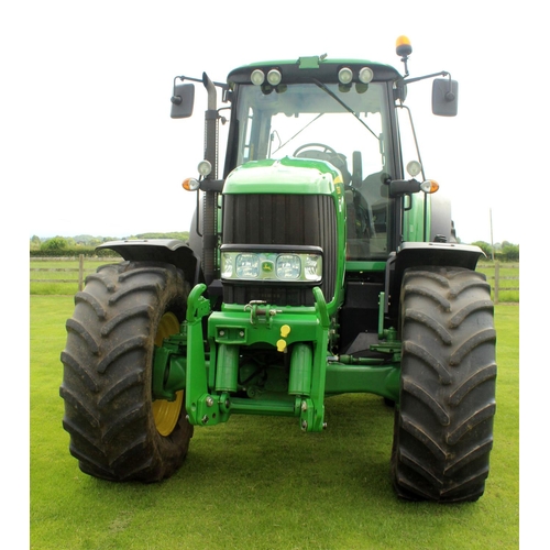 82 - A JOHN DEERE  7530 PREMIUM AUTO QUAD WITH FRONT LINKAGE, 50K GEARBOX, 2796 HOURS AND REGISTRATION NU... 