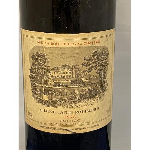 252 - A 1976 CHATTEAU LAFITE ROTHSCHILD PAUILLAC, CELLAR LAID, IN A 70 CL BOTTLE