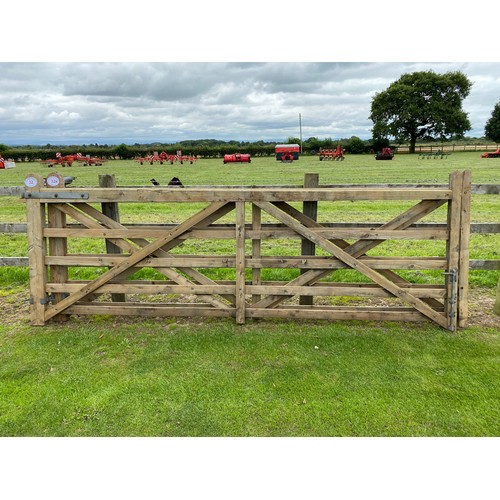 32 - LOTS 32 + 32A 2 X 12' WOODEN GATES SOLD EACH