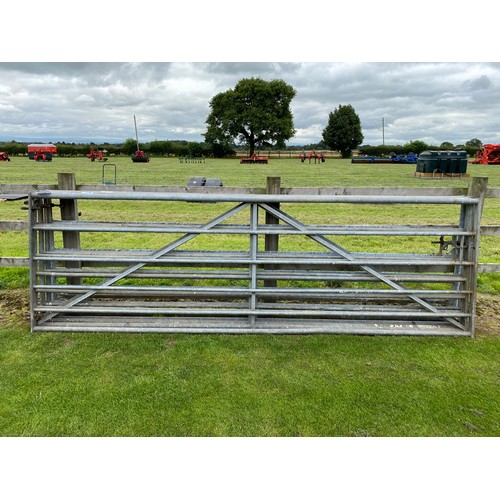 39 - LOTS 39, 39A,39B,39C + 39D
FIVE 12' GI FIELD GATES
THE BUYER HAS THE OPTION TO PURCHASE ALL FIVE IN ... 