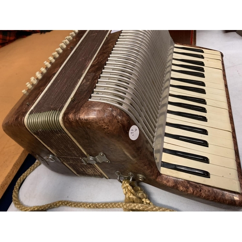 10 - A VINTAGE PIANO ACCORDION WITH 48 BASE BATTENS (A/F)