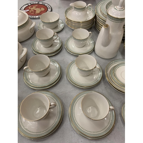 159 - A LARGE COLLECTION OF ROYAL DOULTON 'BERKSHIRE' DINNER WARE TO INCLUDE DINNER PLATES, DISHES, SERVIN... 