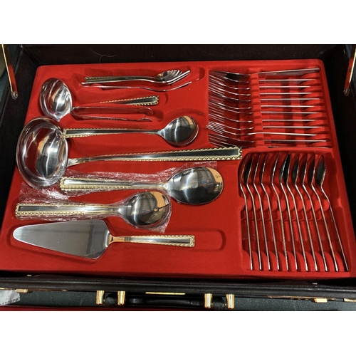 189 - A SOLINGEN CANTEEN OF CUTLERY IN A LOCKABLE CASE