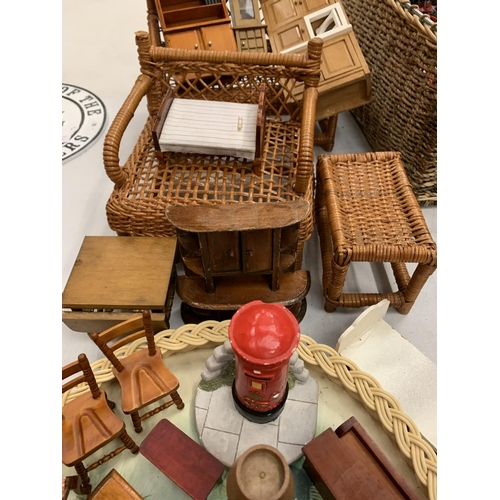 97 - VARIOUS ITEMS OF DOLLS HOUSE FURNITURE TO INCLUDE CHAIRS, TABLE, DRESSERS, CLOCK, LAMPS ETC