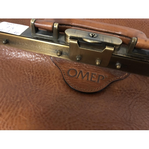 73 - A TAN LEATHER GLADSTONE BAG 41 X 19 CM