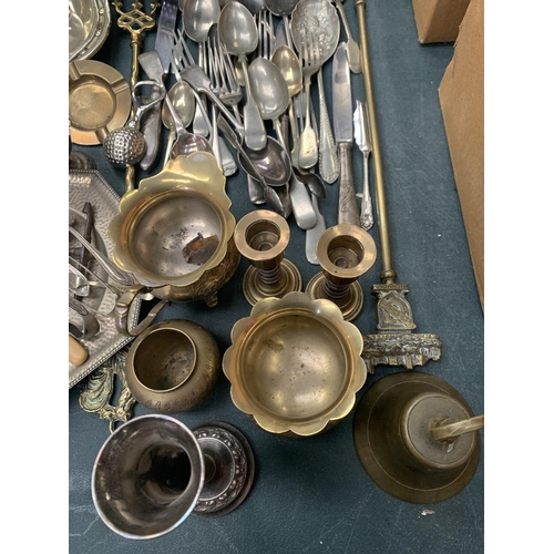 104 - A QUANTITY OF SILVER PLATED ITEMS