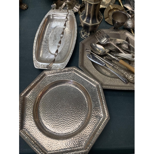 104 - A QUANTITY OF SILVER PLATED ITEMS