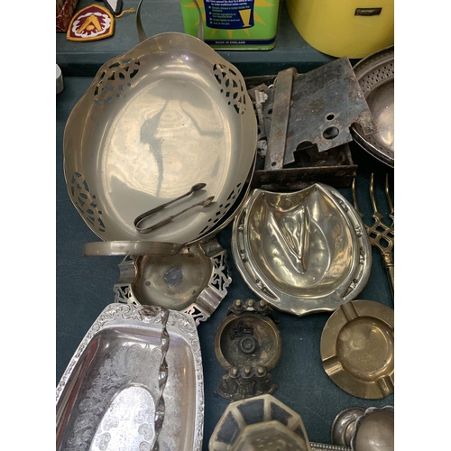 104 - A QUANTITY OF SILVER PLATED ITEMS