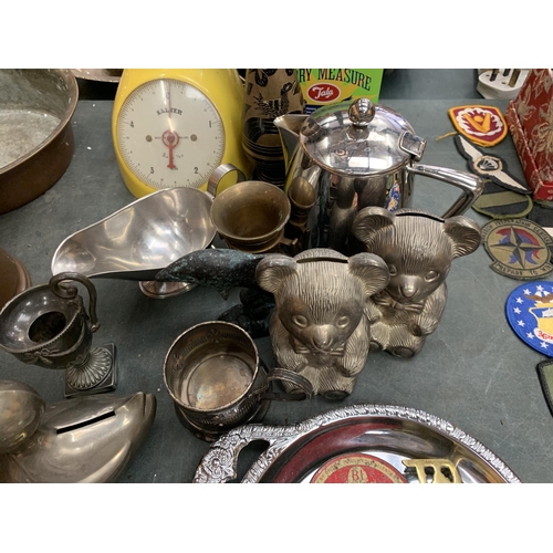 76 - A QUANTITY METAL WARE TO INCLUDE BRASS, EPNS, STAINLESS STEEL ETC