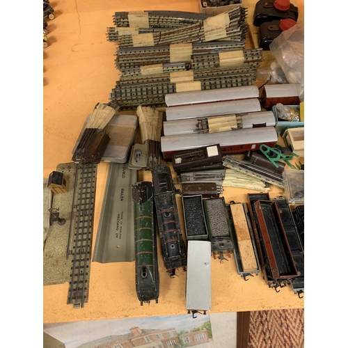 331 - A LARGE COLLECTION OF HORNBY 00 GUAGE RAILWAY TO INCLUDE TRACK, POINTS, CONTROLLERS, ENGINES, CARRIA... 