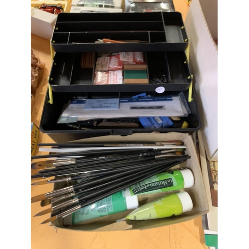 428 - A QUANTITY OF ARTIST EQUIPMENT TO INLCUDE PAINTS, BRUSHES ETC