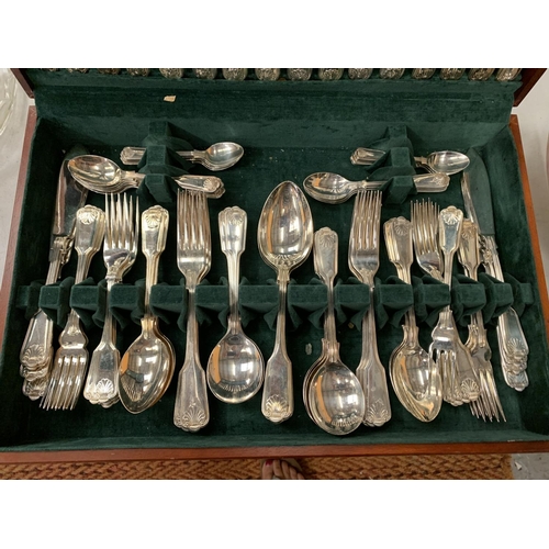 195 - A BOXED CANTEEN OF KINGS CUTLERY COMPLETE