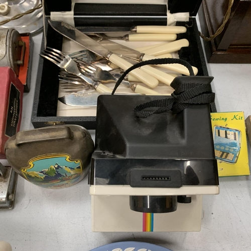 205 - VARIOUS VINTAGE ITEMS TO INLCUDE CASED EPNS, BOXED FALCON SHARPENER, COW BELL, DESK CALENDAR ETC