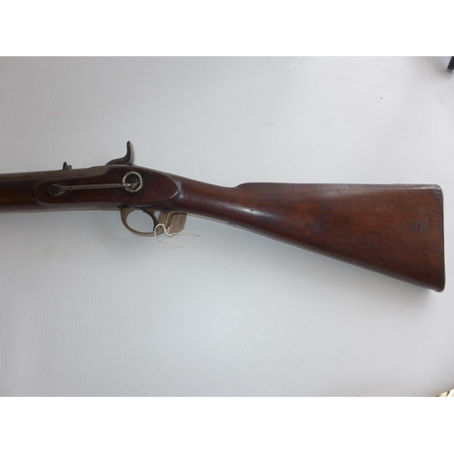 330 - A GOOD QUALITY 1858 PATTERN .577 CALIBRE PERCUSSION CAP CAVALRY CARBINE, DATED 1859 WITH TOWER MARK,... 