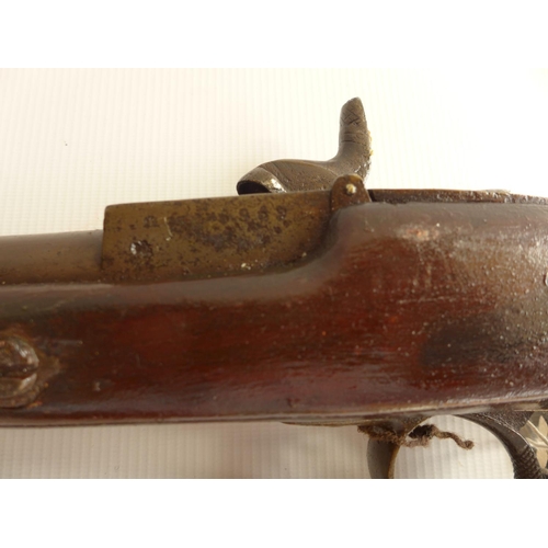 331 - A BRITISH ARMY BREECH LOADING MONKEY TAIL RIFLE BY WESTLY RICHARDS .451 PERCUSSION CAP RIFLE, LOCK D... 