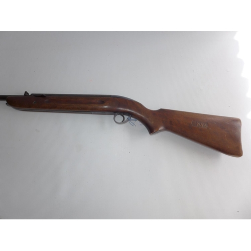 333 - A B.S.A. .177 CALIBRE 'CLUB' AIR RIFLE 47cm BARREL