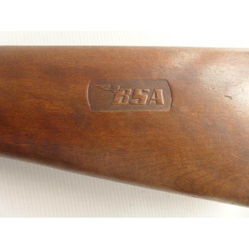 333 - A B.S.A. .177 CALIBRE 'CLUB' AIR RIFLE 47cm BARREL