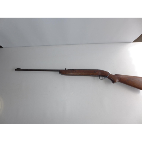 333 - A B.S.A. .177 CALIBRE 'CLUB' AIR RIFLE 47cm BARREL