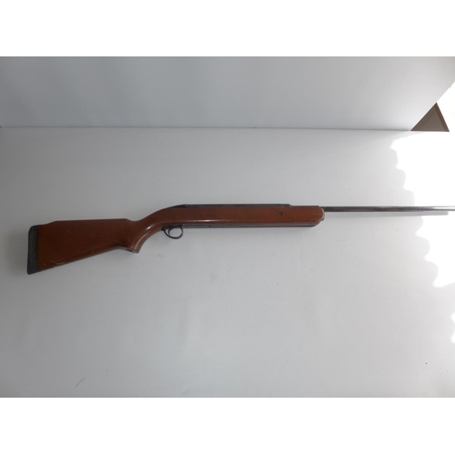 334 - A B.S.A. .22 CALIBRE AIRSPORTER AIR RIFLE, 47cm BARREL