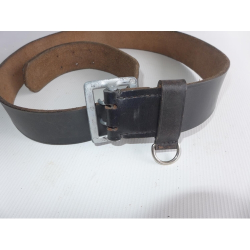 377 - A WORLD WAR II GERMAN OFFICERS BELT