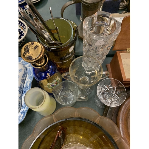 101 - A ASSORTMENT OF GLASSWARE ETC