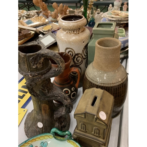 120 - A SELECTION OF STUDIO POTTERY ITEMS ETC