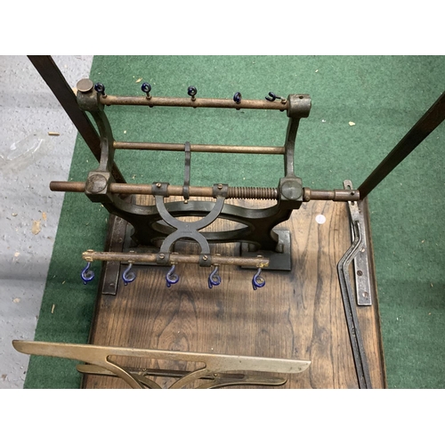 85 - A VICTORIAN SILK WINDER