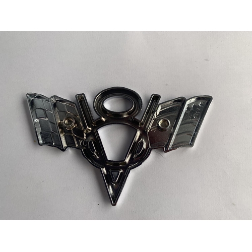 584 - A V8 CAR BADGE