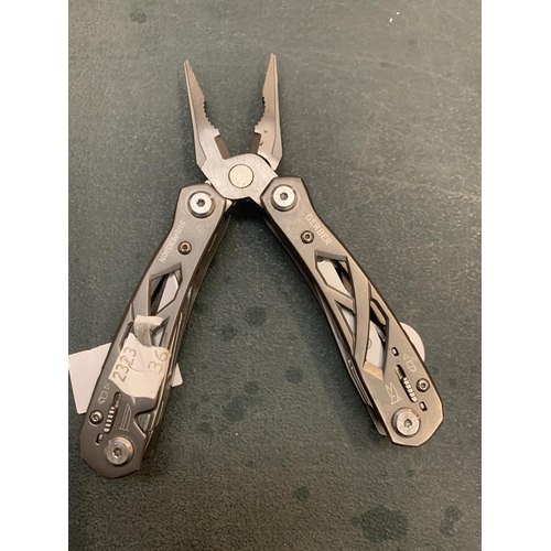 776 - A SUSPENSION MULTI TOOL