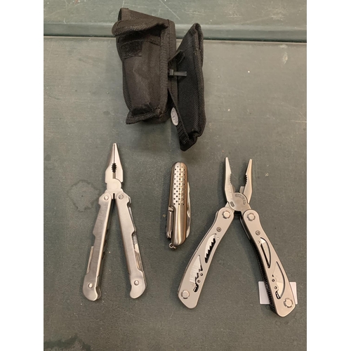 778 - THREE CASED ITEMS TO INCLUDE AN INTERCRAFT MULTI TOOL, A FIX IT MULTI TOOL AND A PENKNIFE