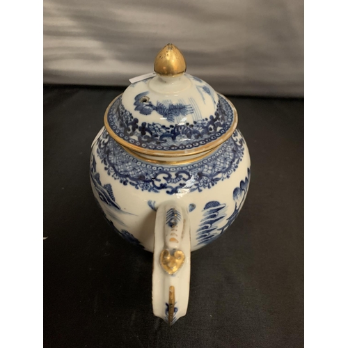 791 - A 19TH CENTURY ORIENTAL TEAPOT (LID A/F)