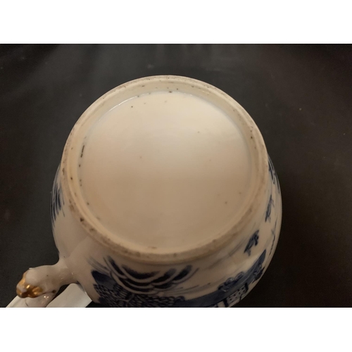 791 - A 19TH CENTURY ORIENTAL TEAPOT (LID A/F)