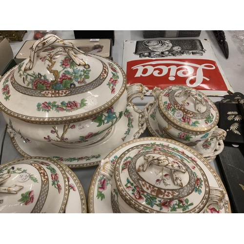 143 - A LARGE COLLECTION OF INDIAN TREE DINNER SERVICE ITEMS