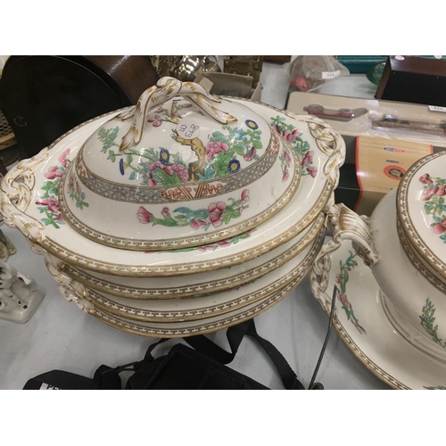 143 - A LARGE COLLECTION OF INDIAN TREE DINNER SERVICE ITEMS