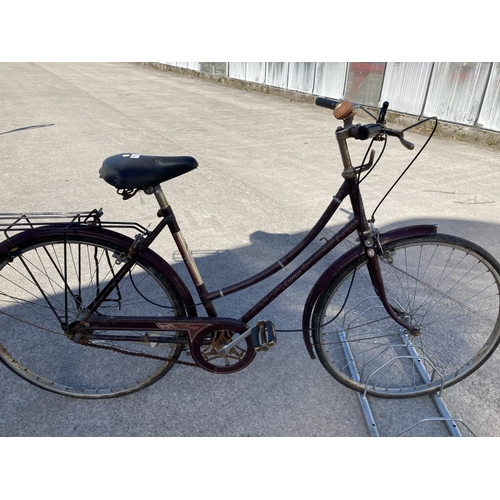 A RALEIGH CAMEO LADIES BICYCLE