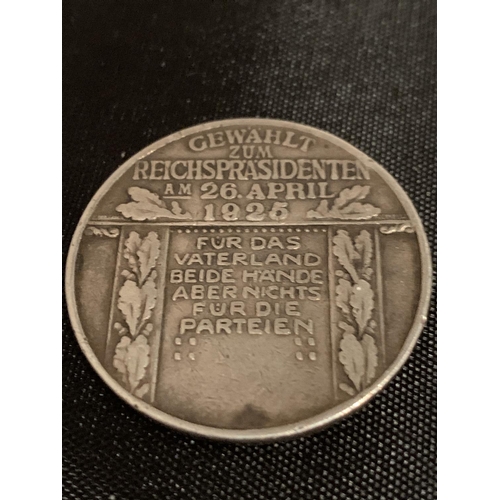 516 - A SILVER GERMAN MEDALLION