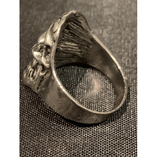 523 - A SKULL DESIGN RING