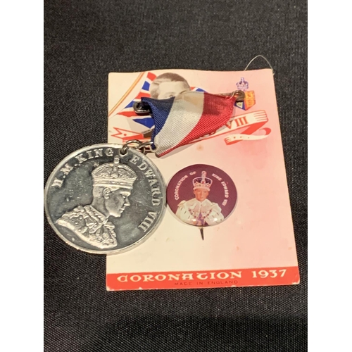 525 - AN EDWARD VIII BADGE AND MEDALLION