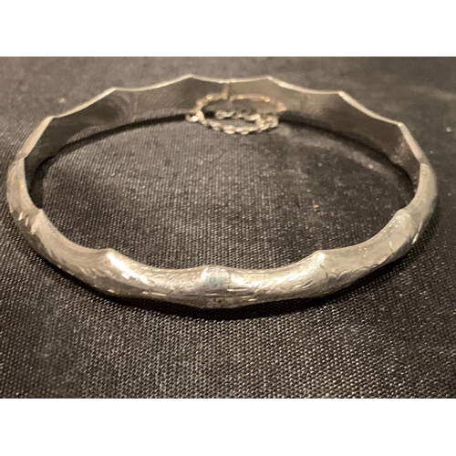 534 - A SILVER BAMBOO BRACELET