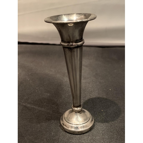 546 - A HALLMARKED BIRMINGHAM SILVER BUD VASE