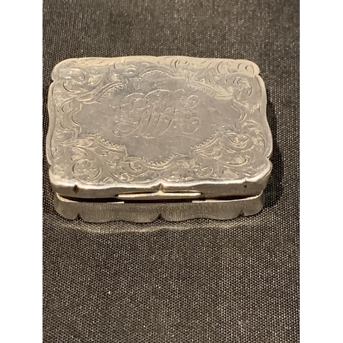 567 - A HALLMARKED BIRMINGHAM SILVER NATHANIEL MILLS VICTORIAN PILL BOX