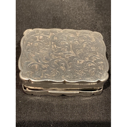 567 - A HALLMARKED BIRMINGHAM SILVER NATHANIEL MILLS VICTORIAN PILL BOX