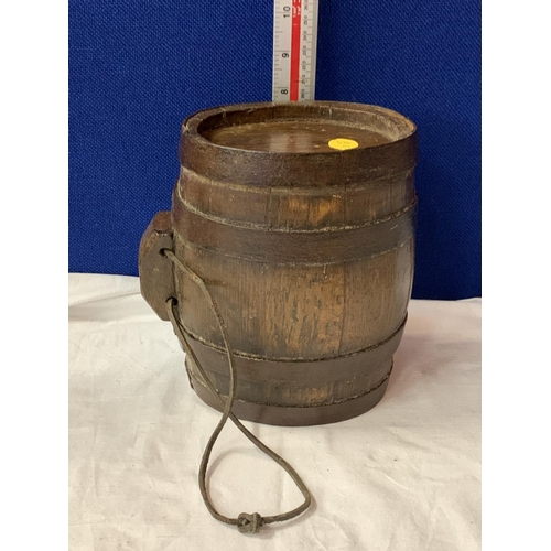 29 - A SMALL WOODEN VINTAGE BRANDY BARREL