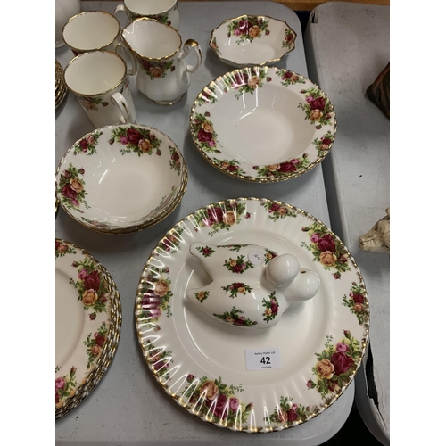 42 - A QUANTITY OF ROYAL ALBERT 'OLD COUNTRY ROSES' TO INCLUDE A COFFEE SET